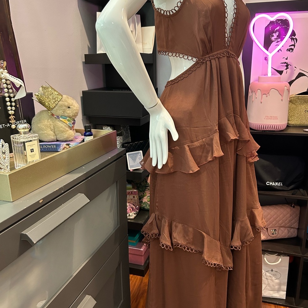 ASOS Brown Maxi Dress with Tiered Ruffles and Plunging Neckline - Picture 4 of 7